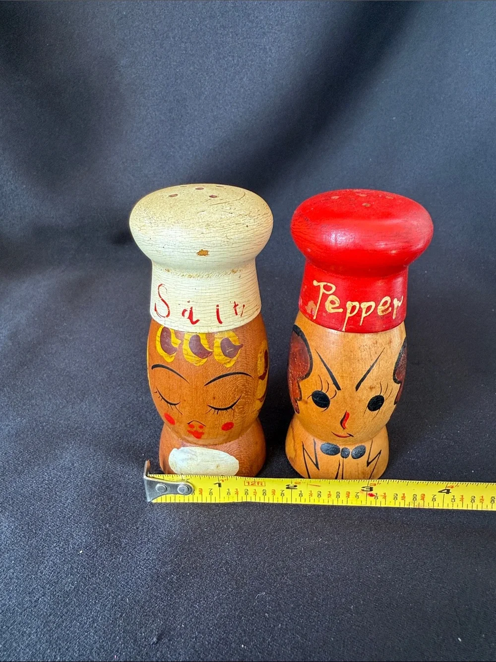 Vintage-Inspired Red Pepper and Cream Salt Wood Shakers Set made in Japan